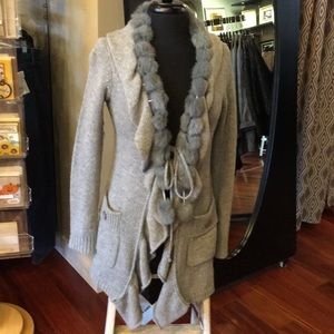 Long sleeve sweater with fur